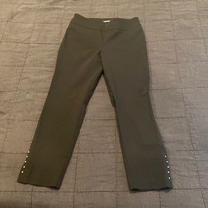 Roz & Ali womens pants size 4 petite